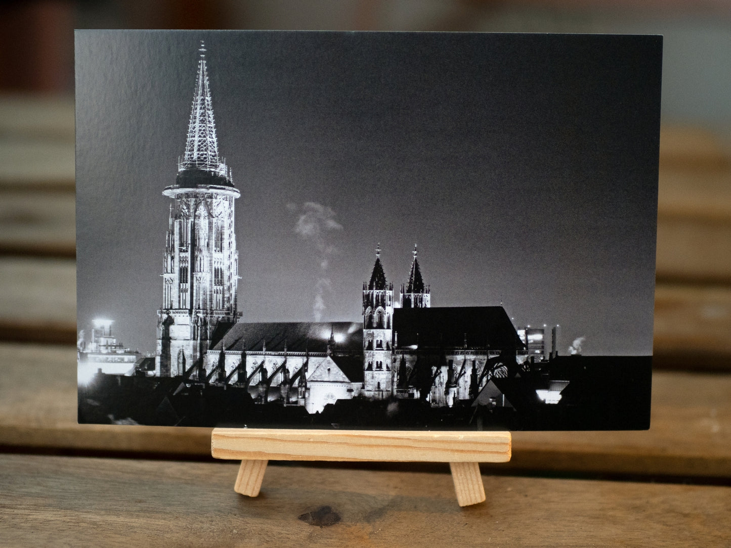 Freiburger Münster bei Nacht - Ansichtskarte (12x17,5cm)
